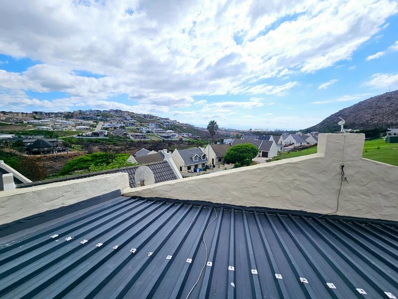 4 Bedroom Property for Sale in Vakansieplaas Western Cape